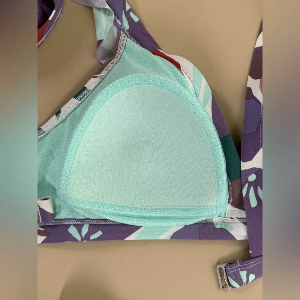 Bikini - Picture 4 of 12